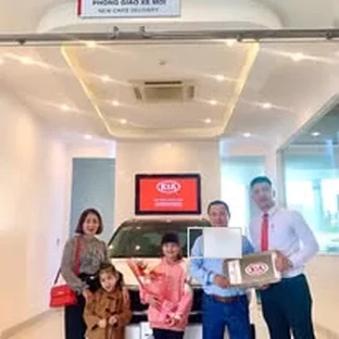 Kia Huế - Tư vấn phiên bản và màu xe tại Phong Điền.