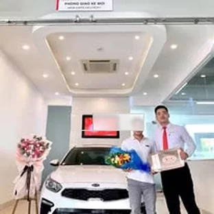 Kia Huế - Tư vấn phiên bản và màu xe tại Phong Điền.