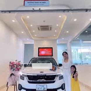 Kia Huế - Hình ảnh hoạt động bán hàng thực tế.